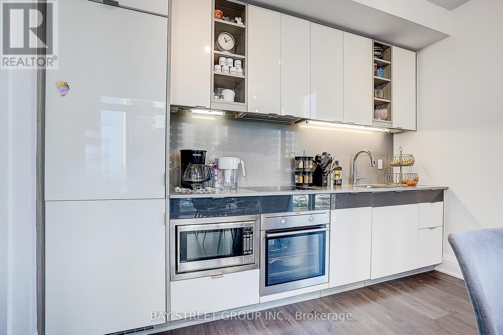 315 - 101 ERSKINE AVENUE Image 9