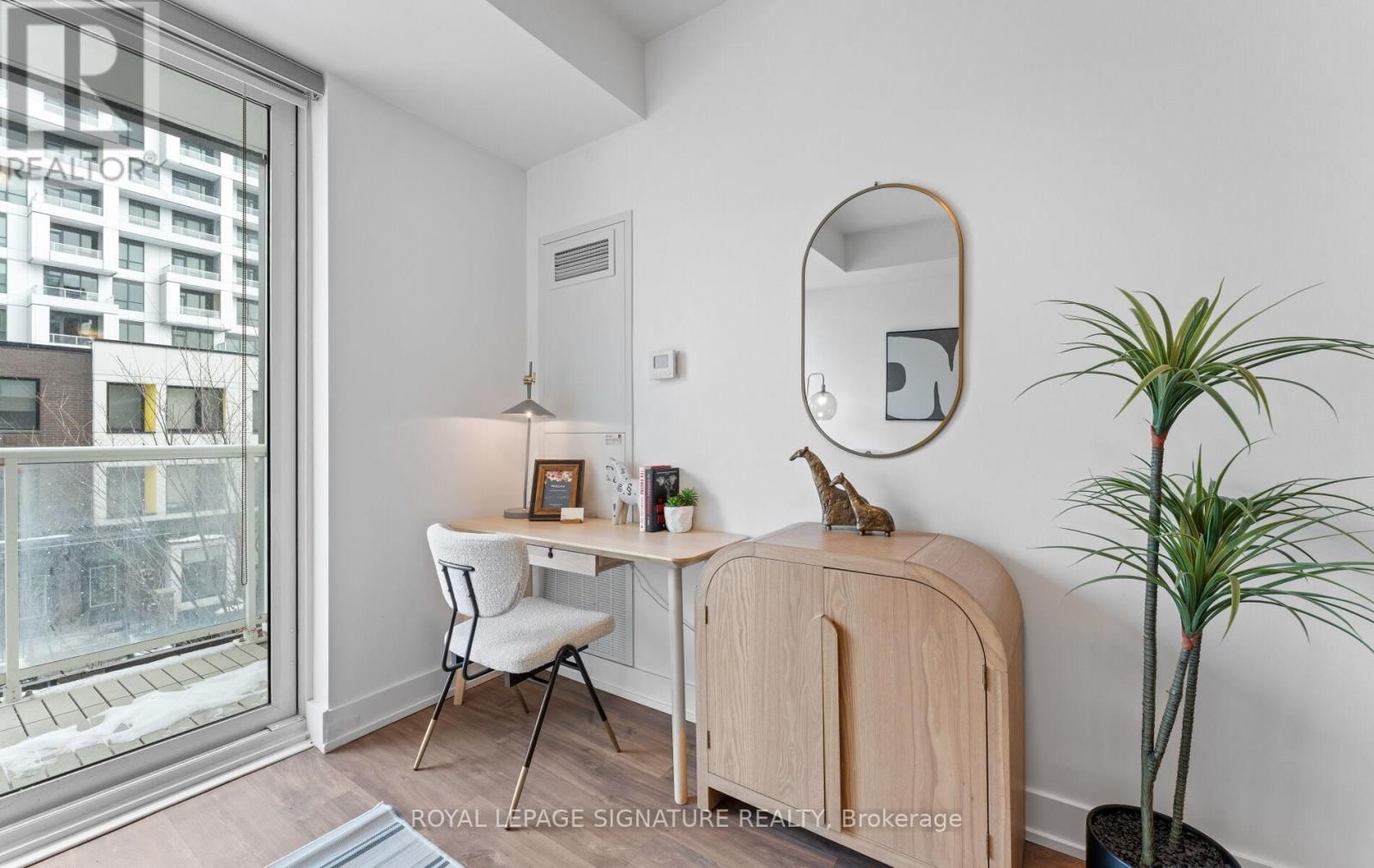 213 - 80 VANAULEY STREET Image 9