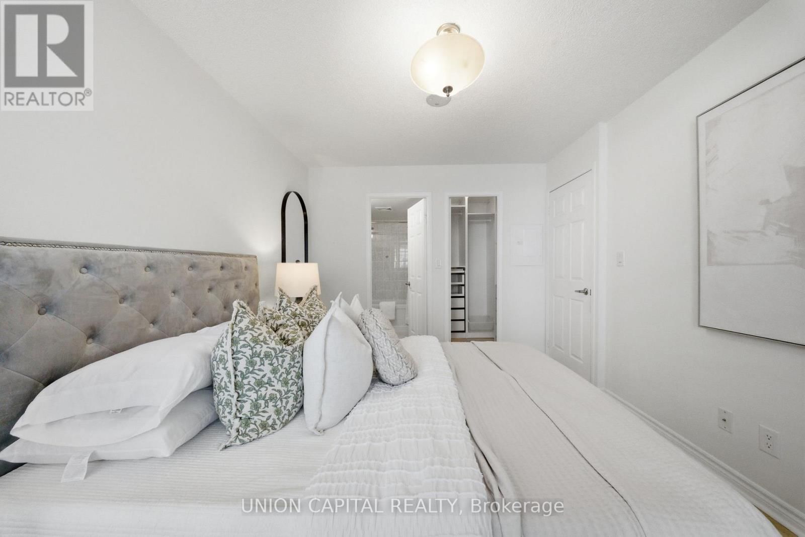 211 - 35 HOLLYWOOD AVENUE Image 15