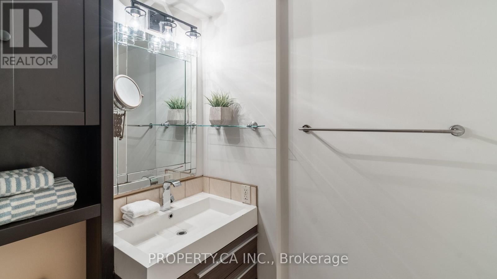 1115 - 188 DORIS AVENUE Image 11