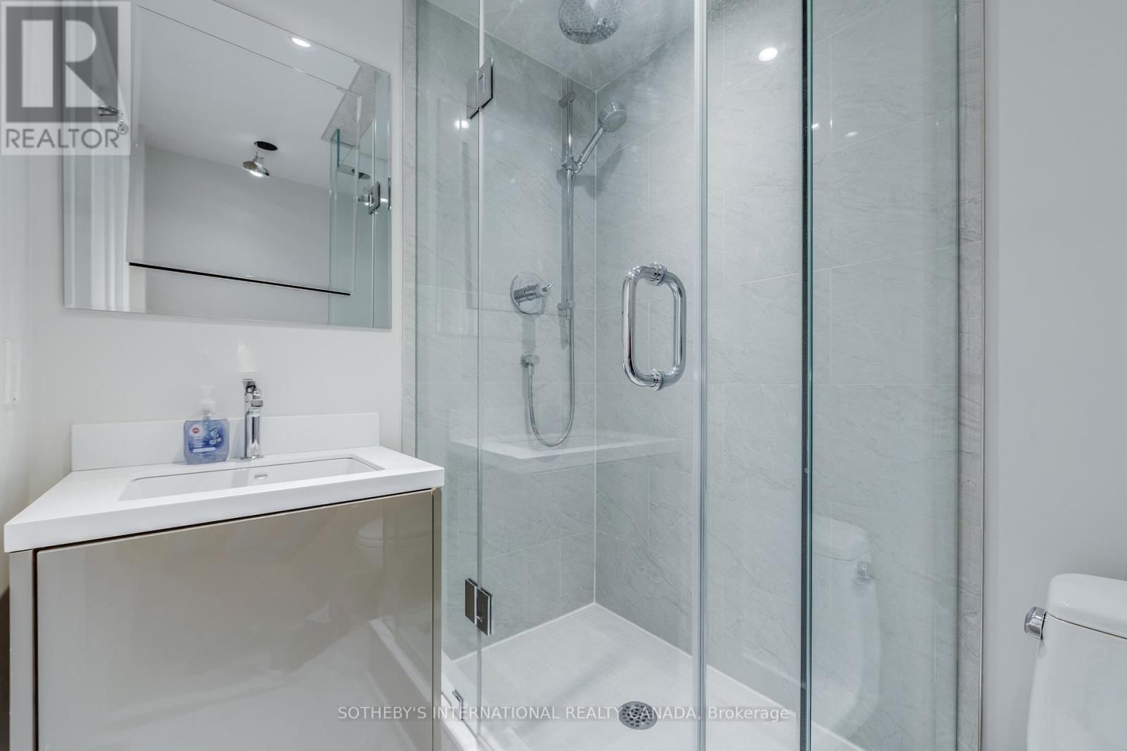 1502 - 175 CUMBERLAND STREET Image 8