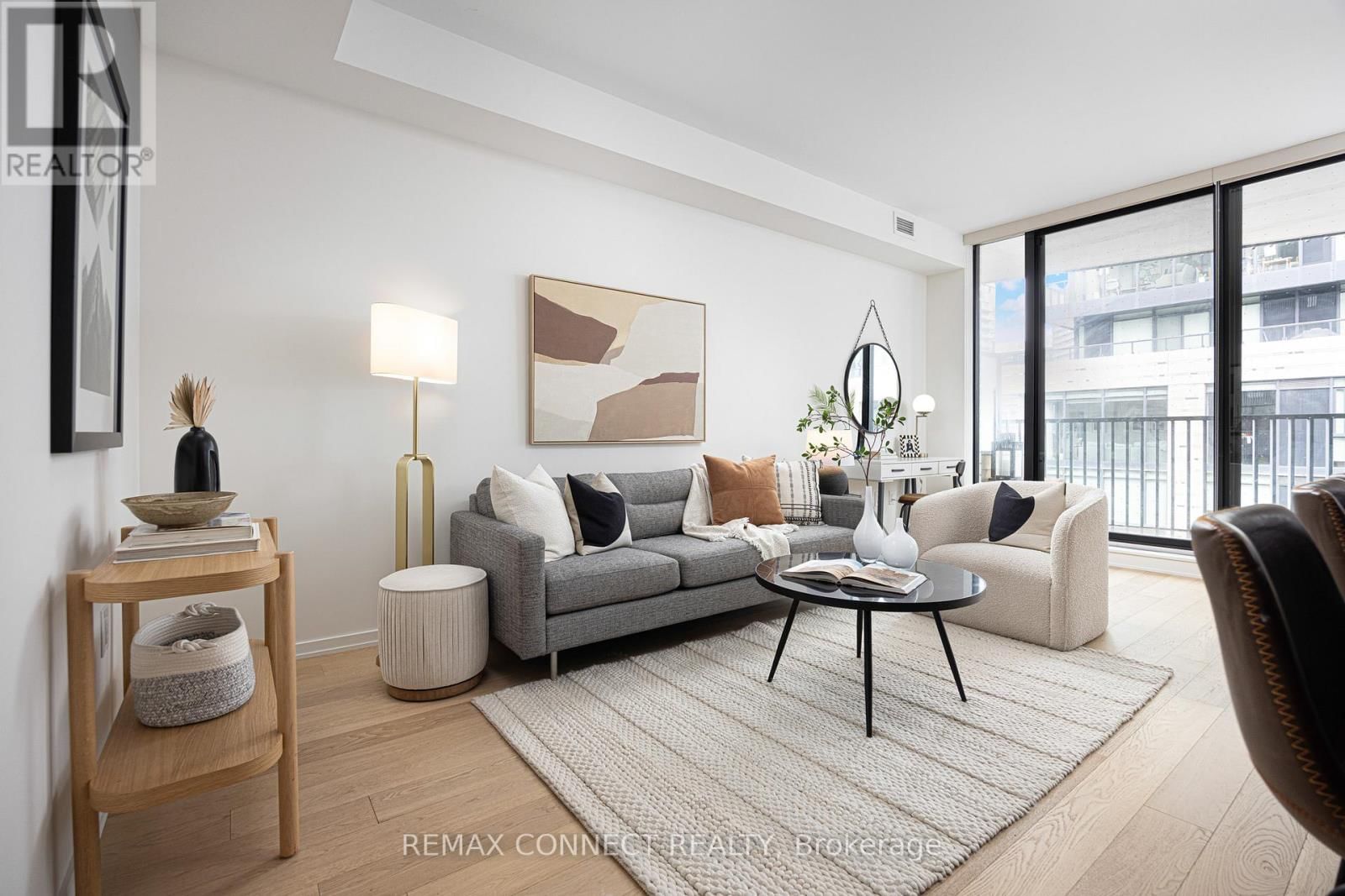 402 - 41 DOVERCOURT ROAD Image 4