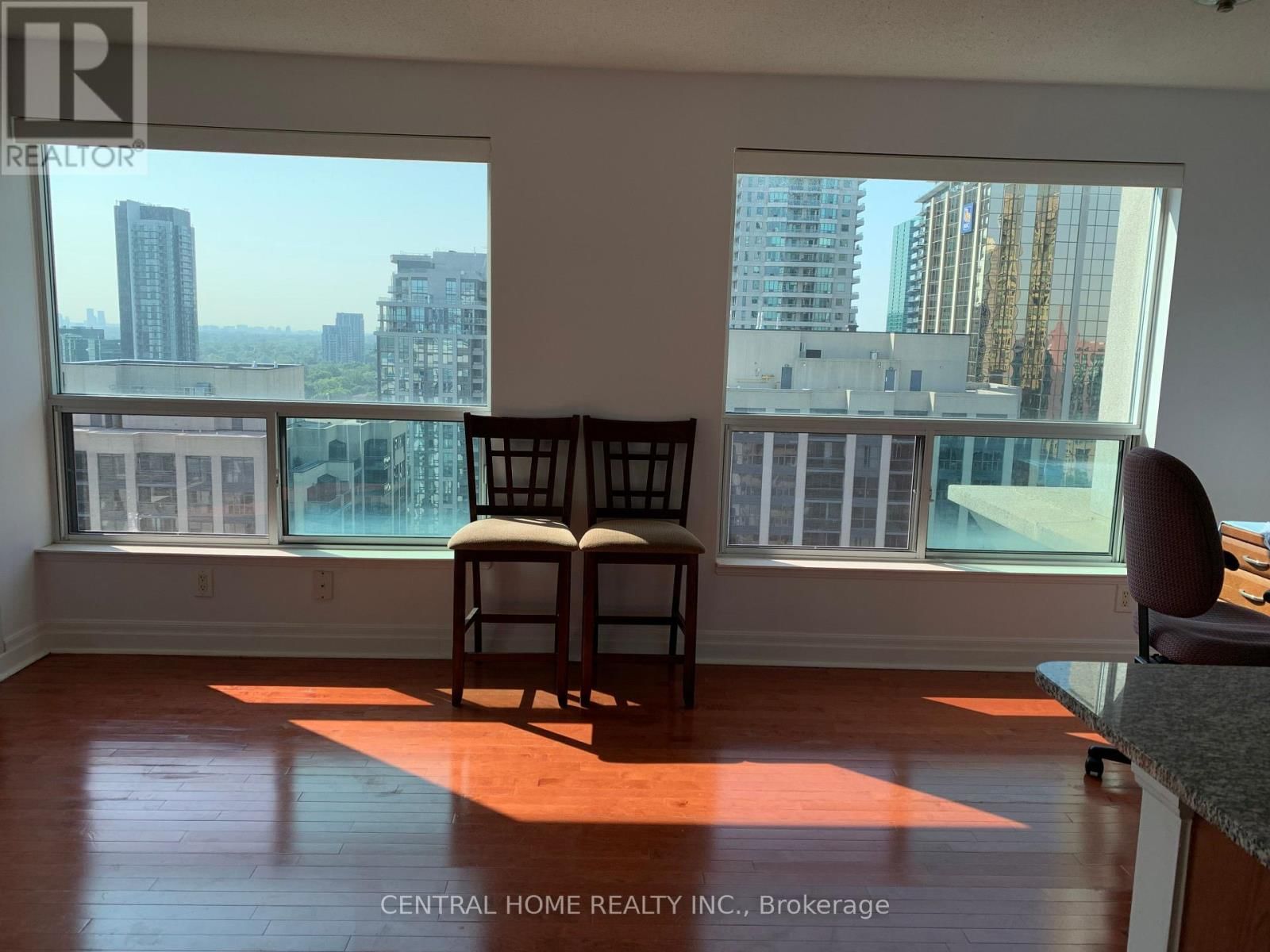 2203 - 21 HILLCREST AVENUE Image 9