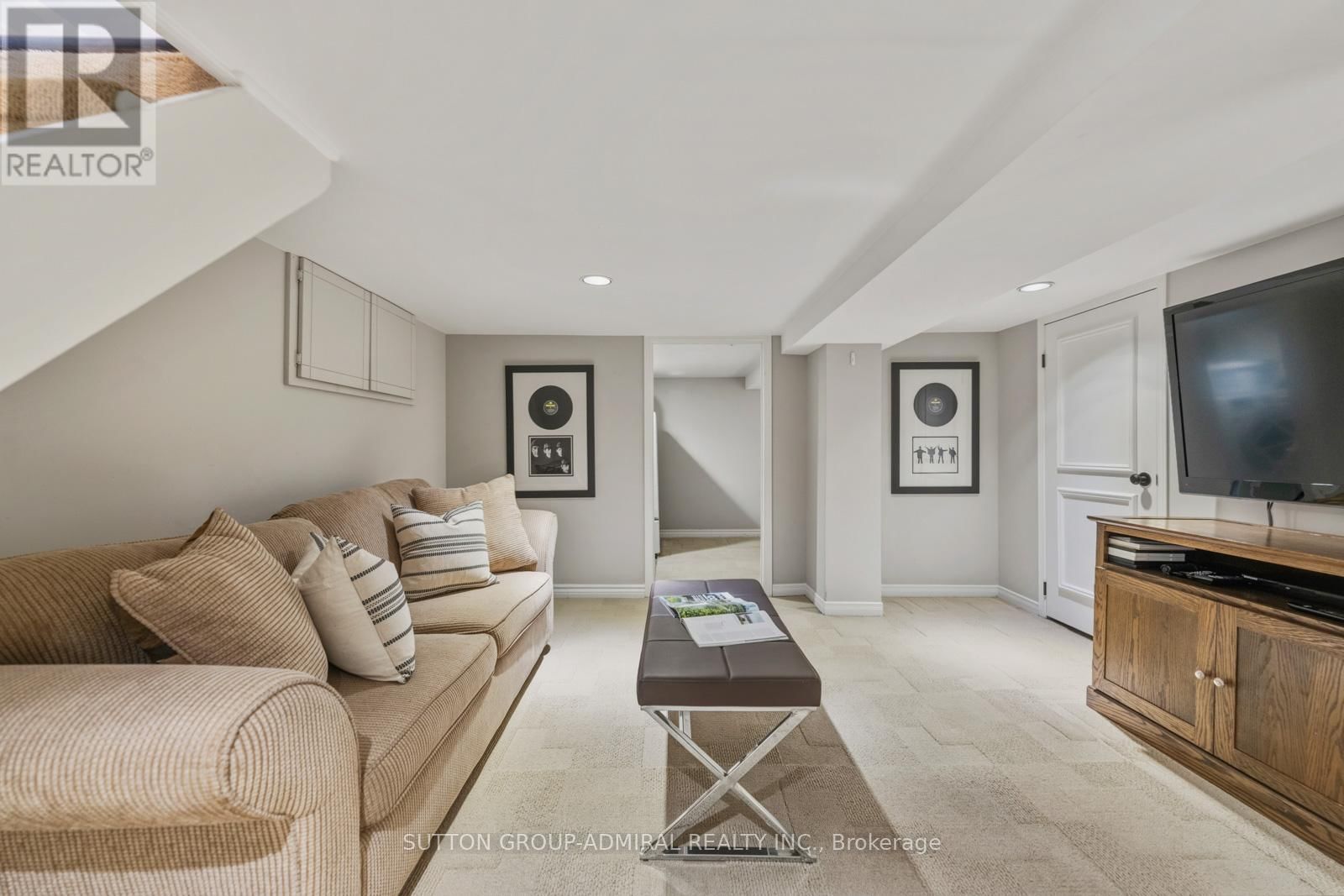 172 MELROSE AVENUE Image 28