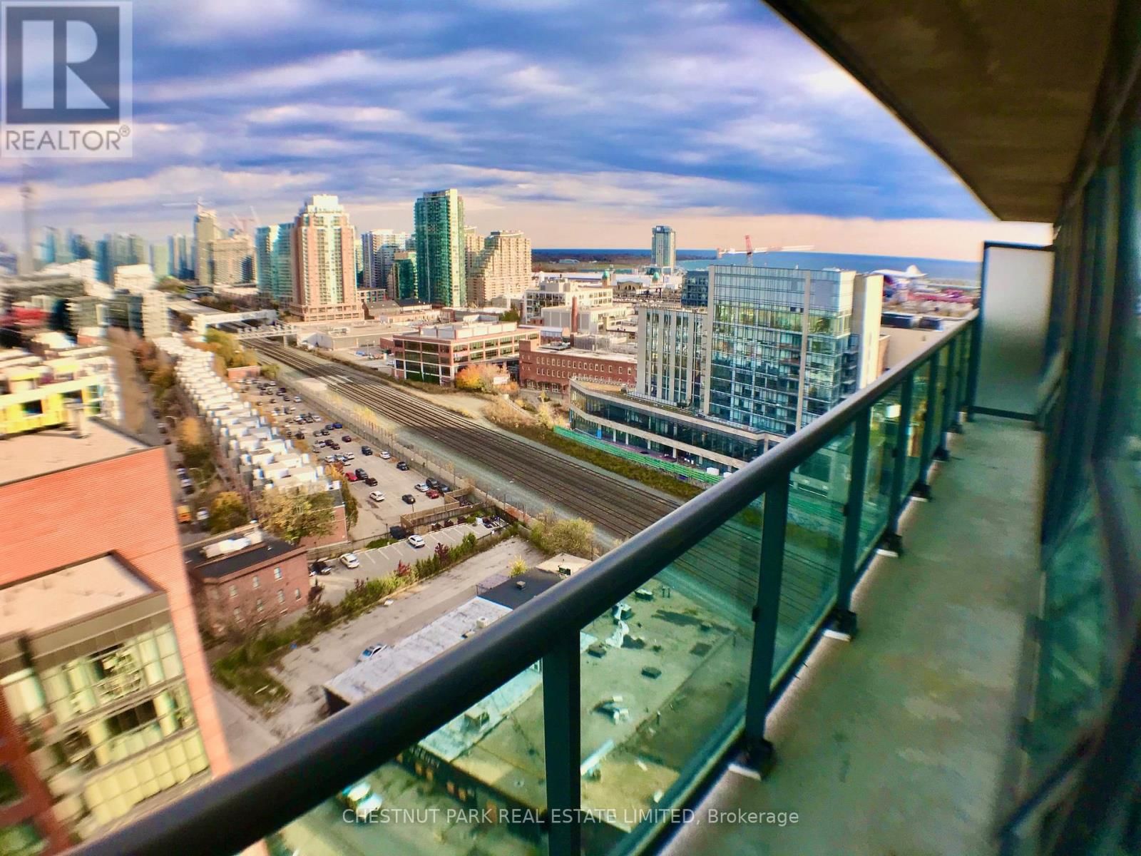 2111E - 36 LISGAR STREET Image 14