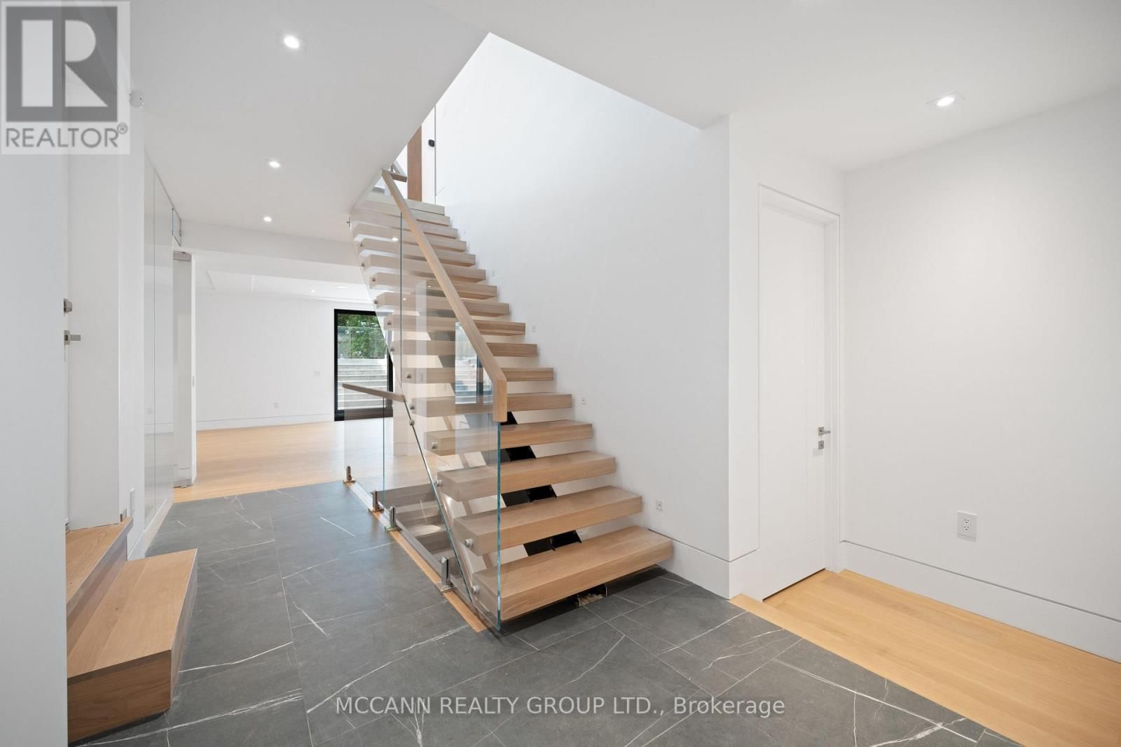 64 GLENGOWAN ROAD Image 39