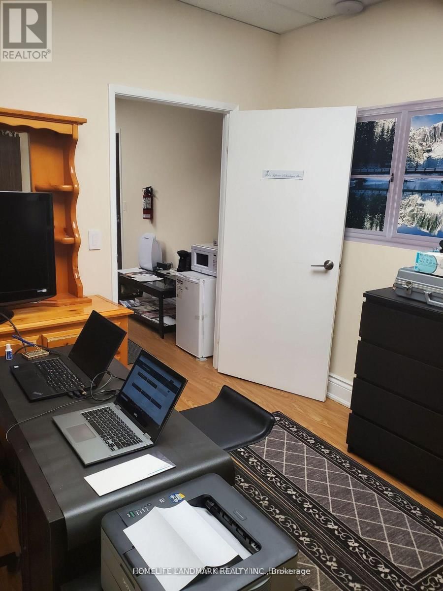 349 - 4750 YONGE STREET Image 5