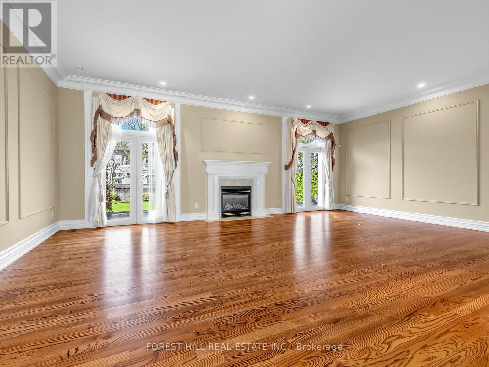 8 COLVESTONE ROAD Image 13