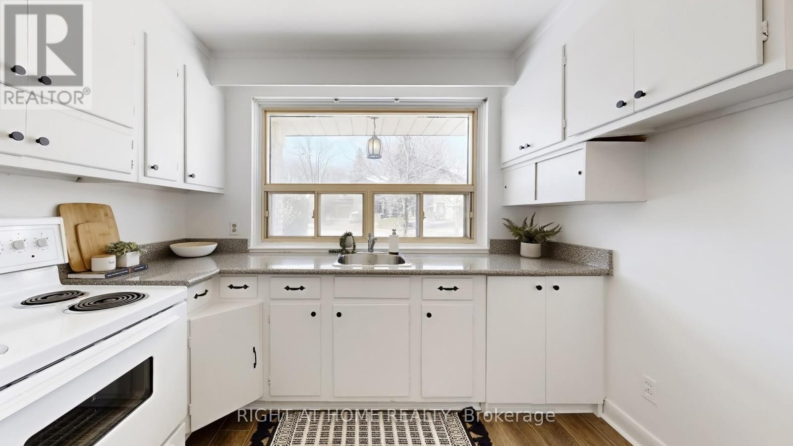 33 SANDERLING PLACE Image 13