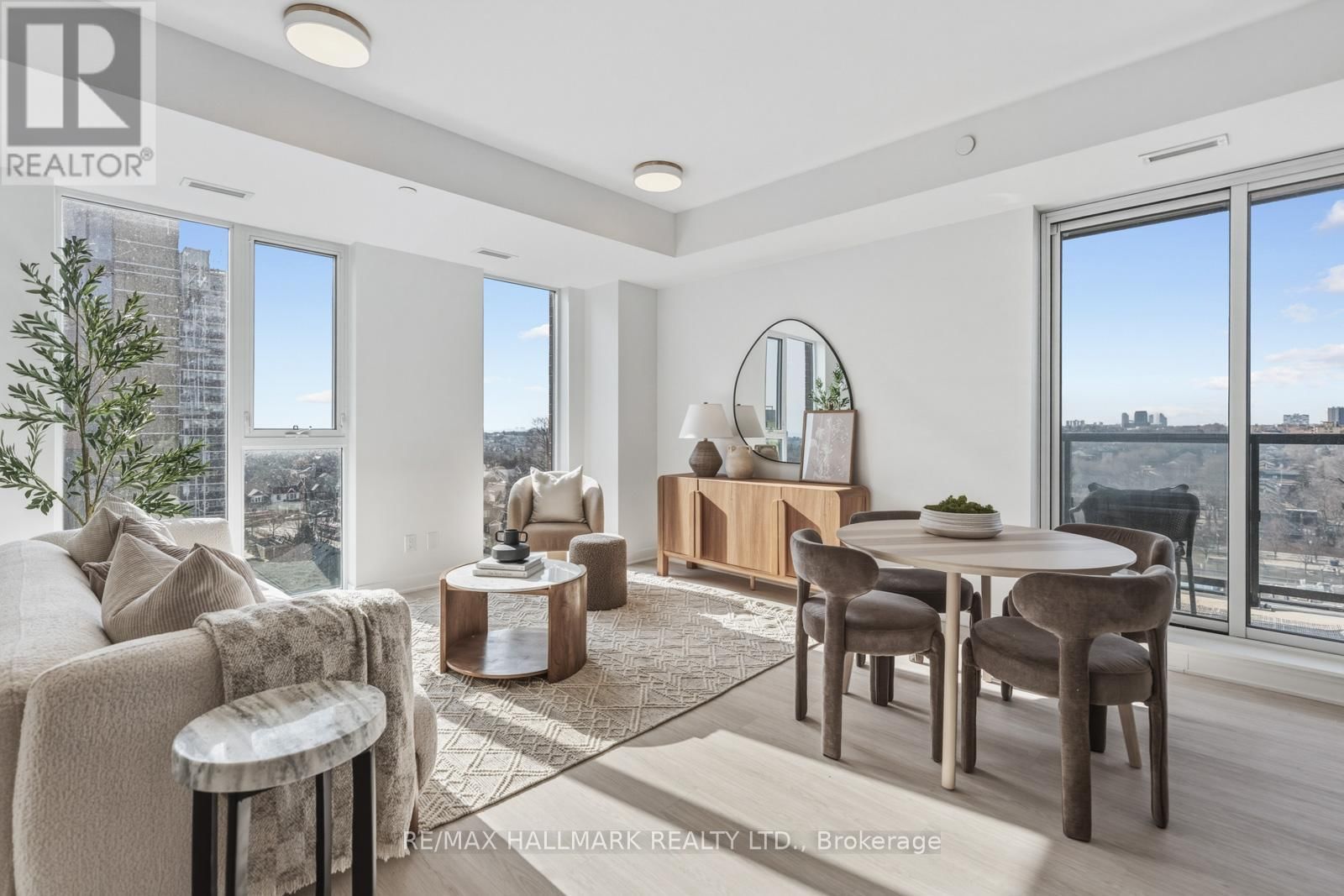 1001 - 185 ALBERTA AVENUE Image 2