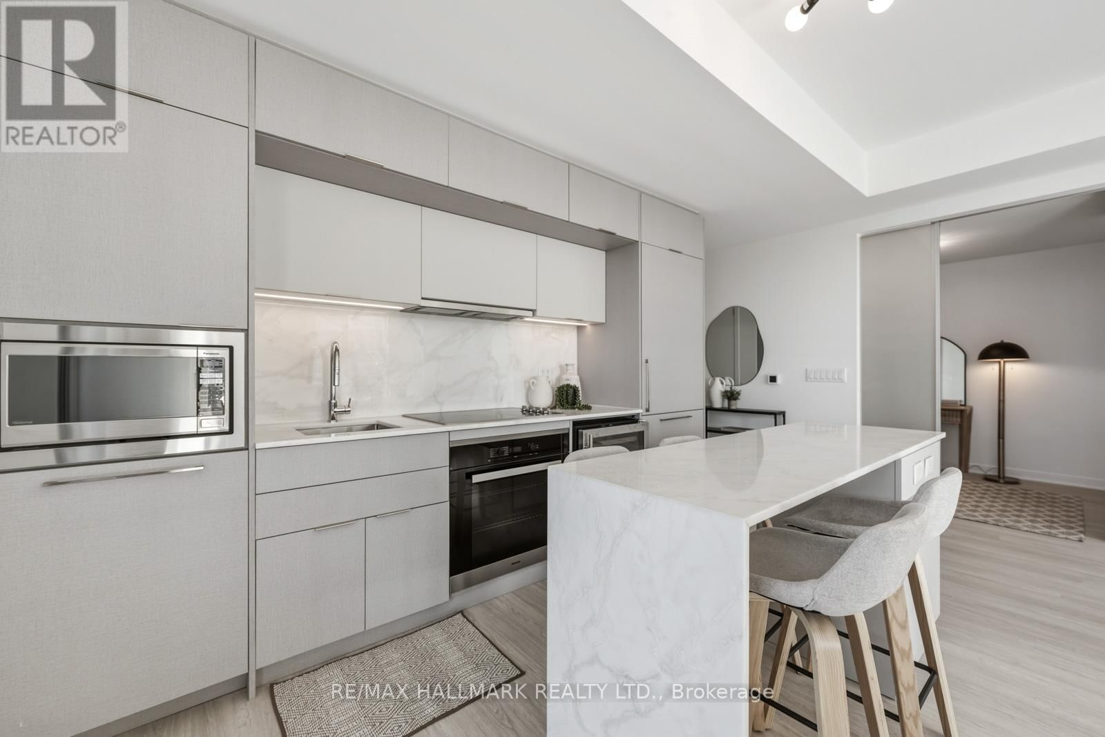 1001 - 185 ALBERTA AVENUE Image 6