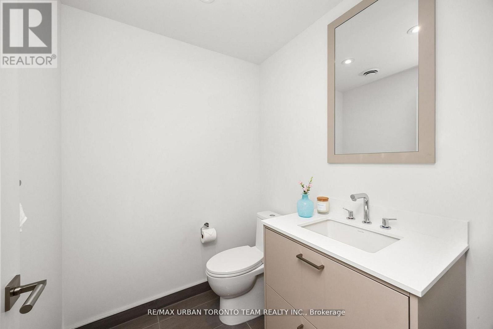 415 - 155 MERCHANTS' WHARF Image 16