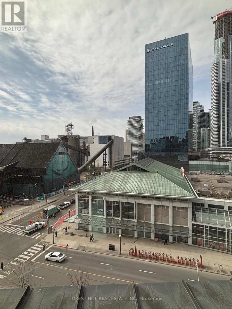 516 - 130 QUEENS QUAY EAST Image 12