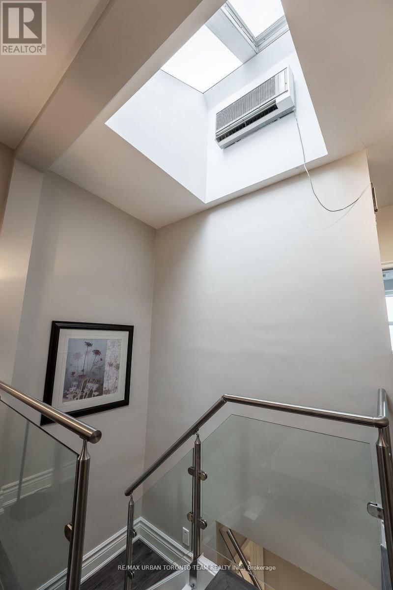 502 KING STREET EAST Image 23