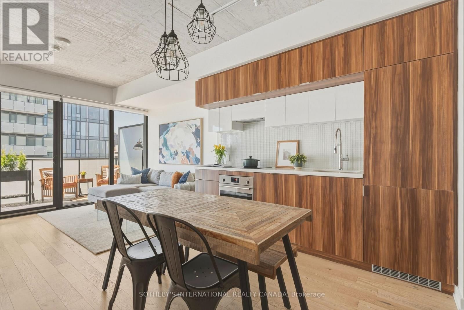 1101 - 185 ROEHAMPTON AVENUE Image 8