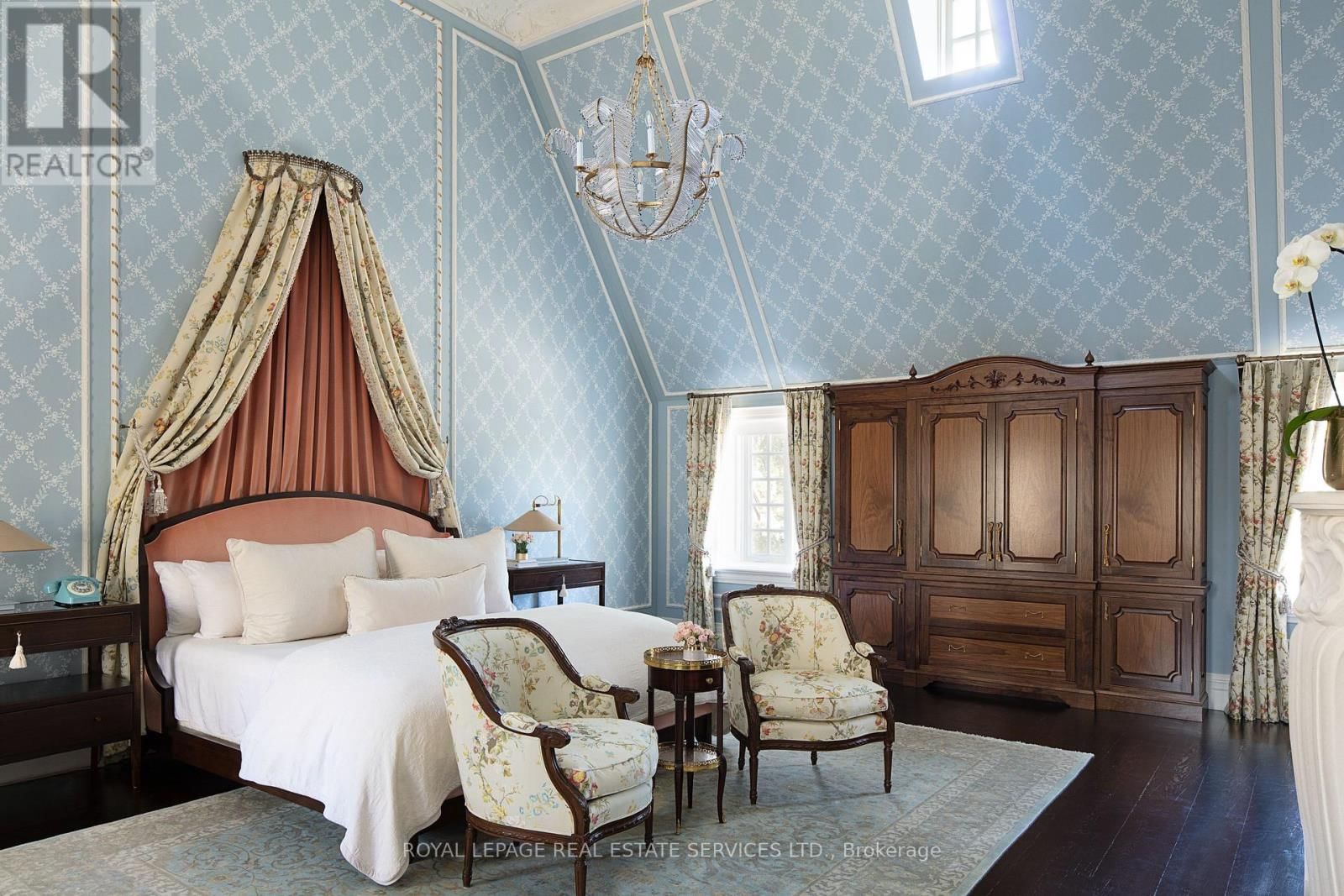 108 SANDRINGHAM DRIVE Image 23