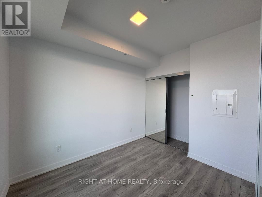 2805 - 29 GREEN TRAIL COURT Image 12