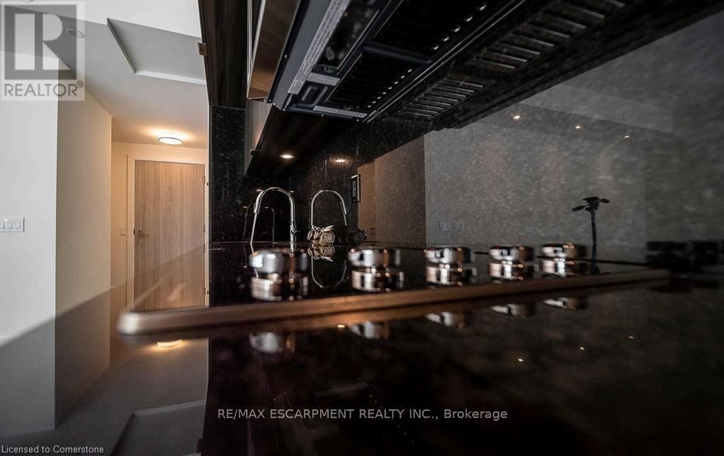 120 - 80 VANAULEY STREET Image 6