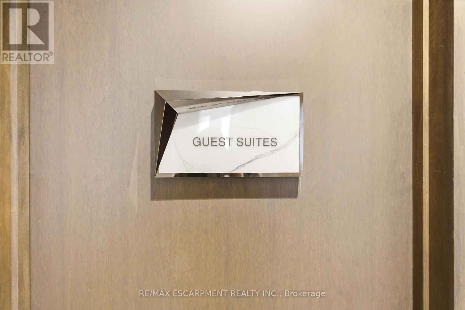 3807 - 10 YORK STREET Image 28