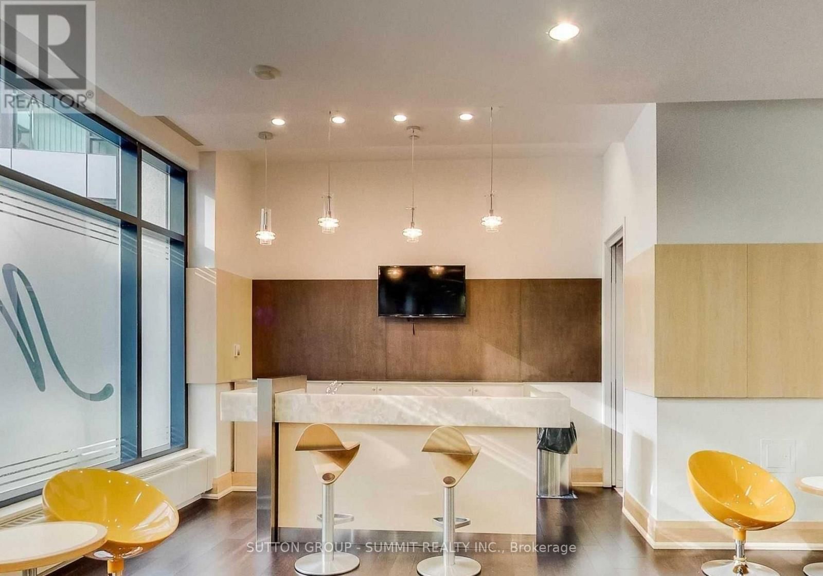 2209 - 600 FLEET STREET Image 36