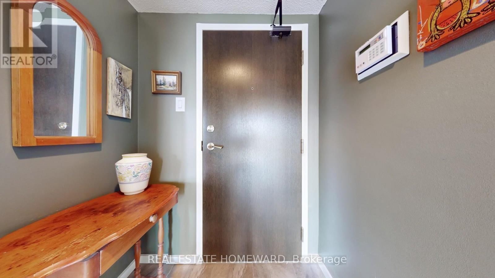 1609 - 15 MAITLAND PLACE Image 6