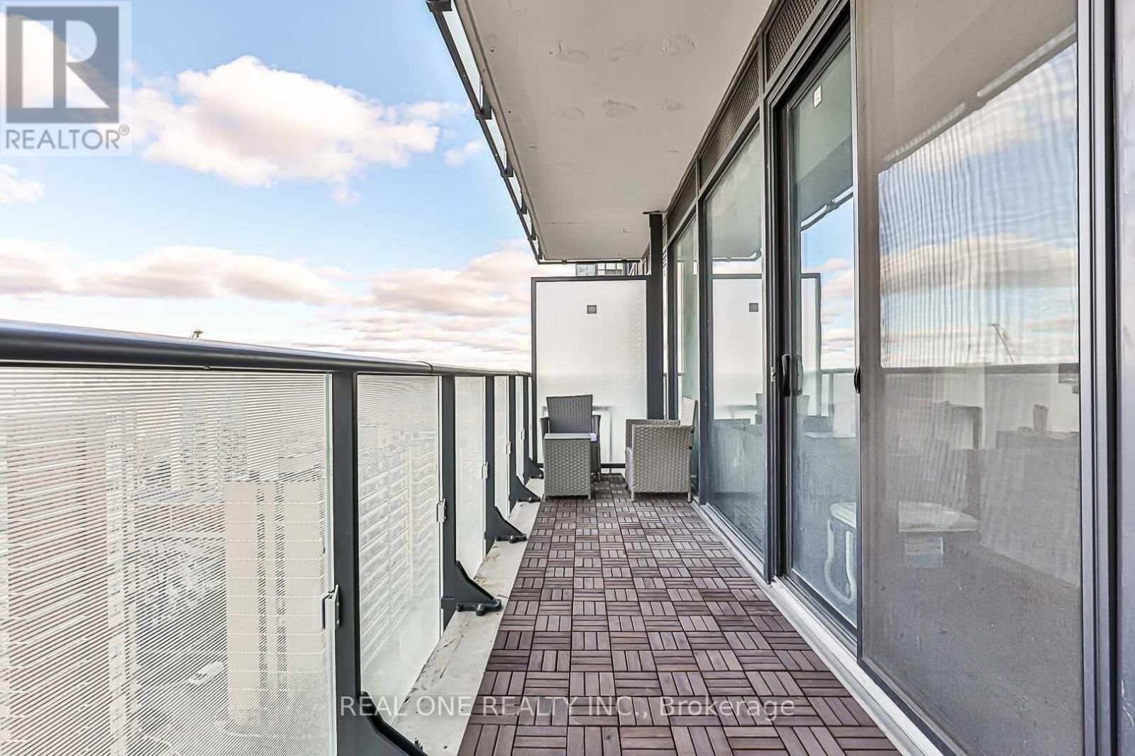 1104 - 161 ROEHAMPTON AVENUE Image 6