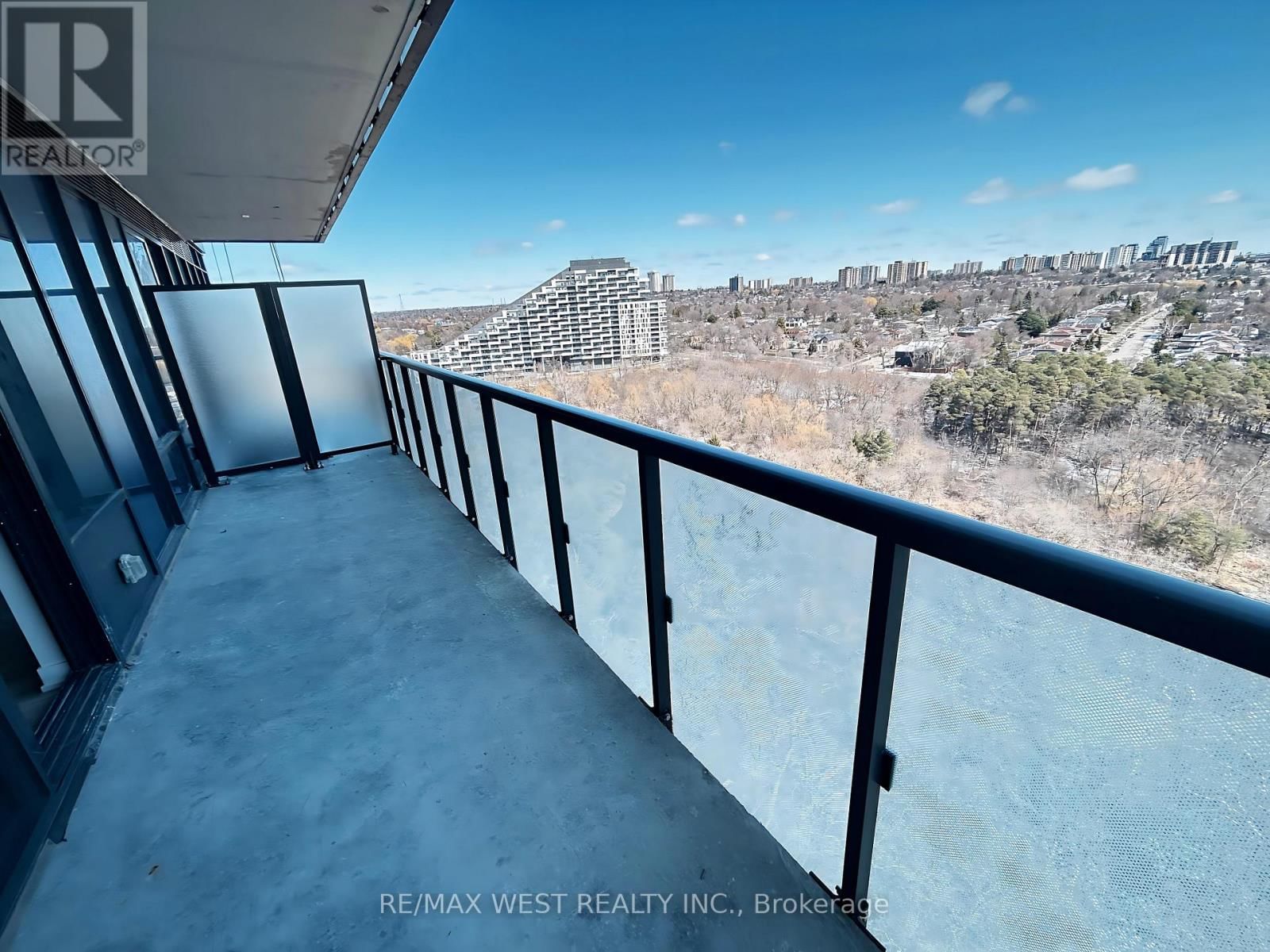 1602 - 29 GREEN TRAIL COURT Image 24