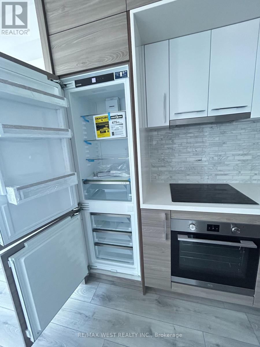 1602 - 29 GREEN TRAIL COURT Image 27