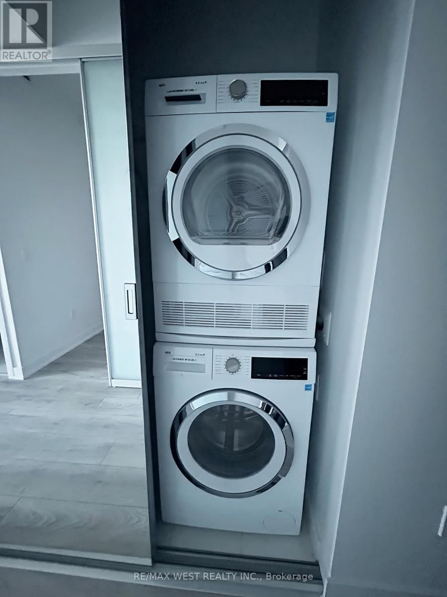 1602 - 29 GREEN TRAIL COURT Image 28