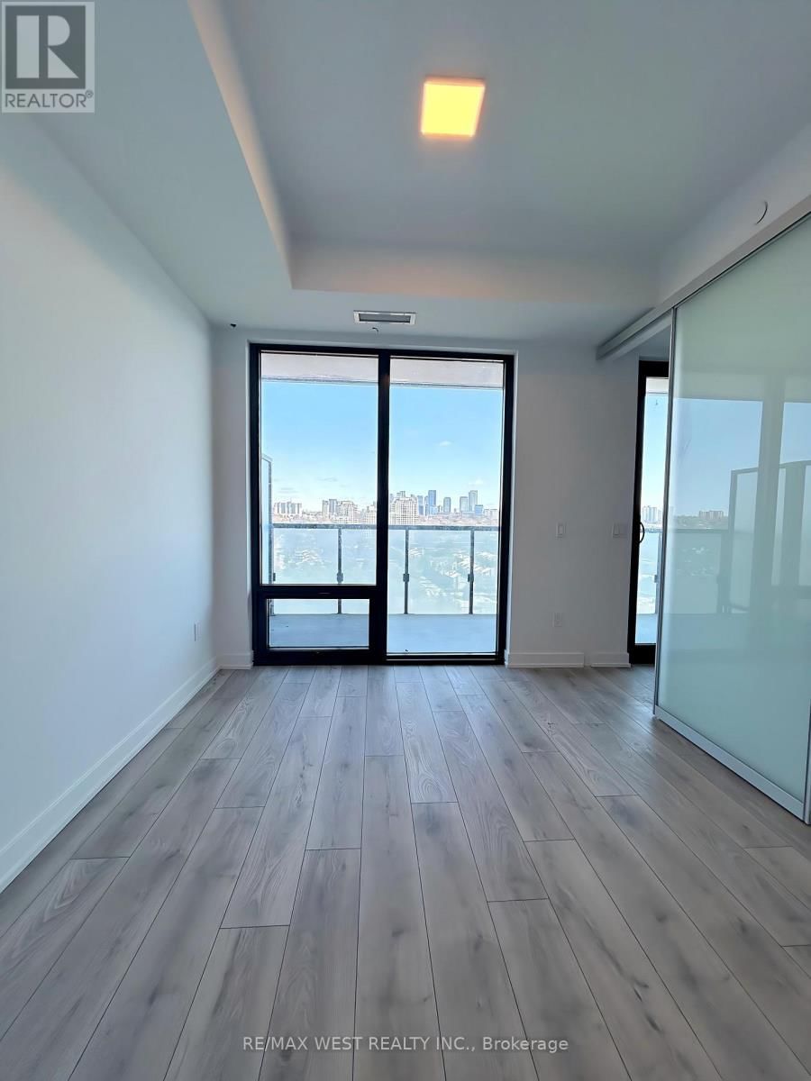 1602 - 29 GREEN TRAIL COURT Image 8