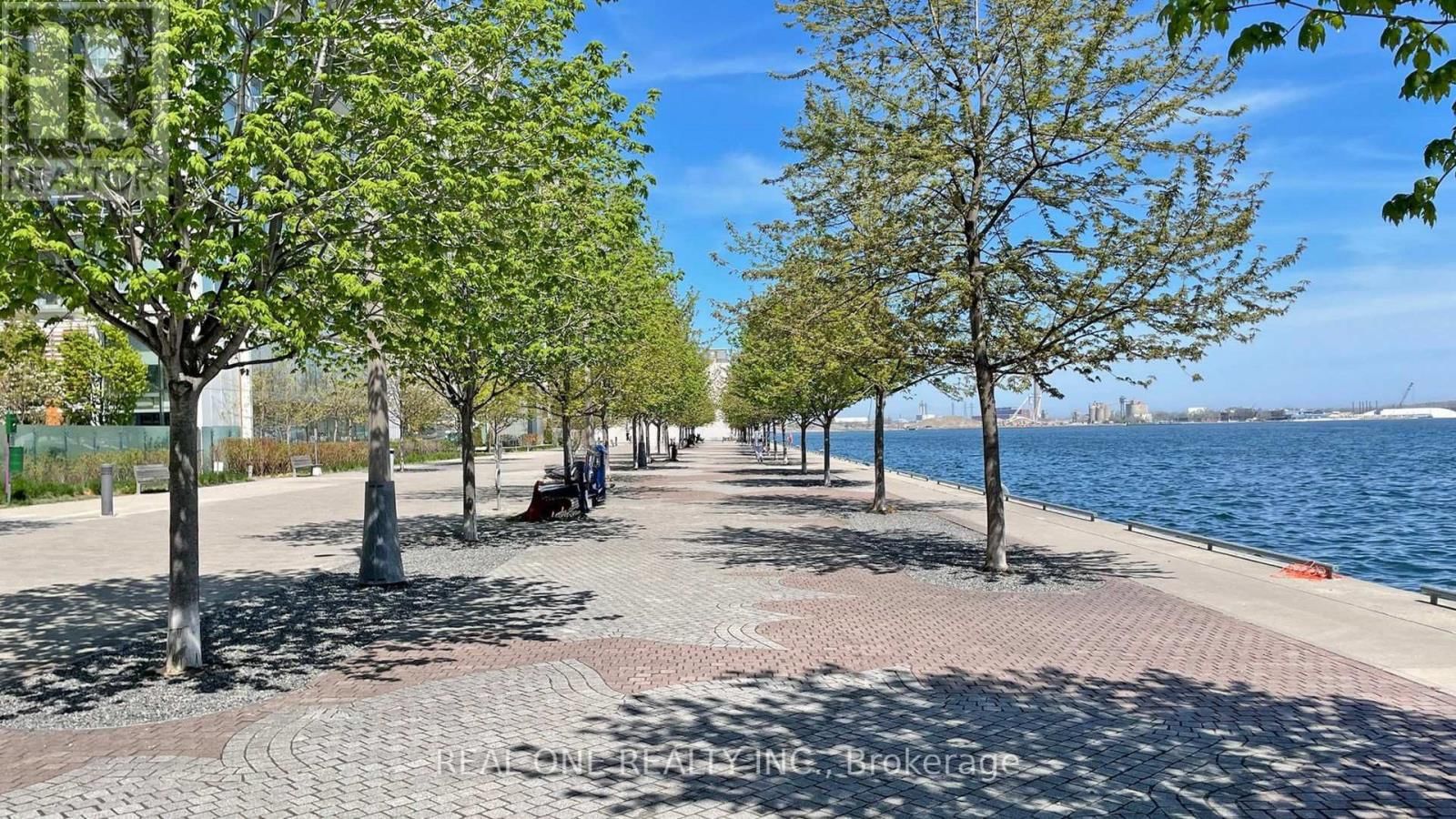 907 - 15 QUEENS QUAY EAST Image 45