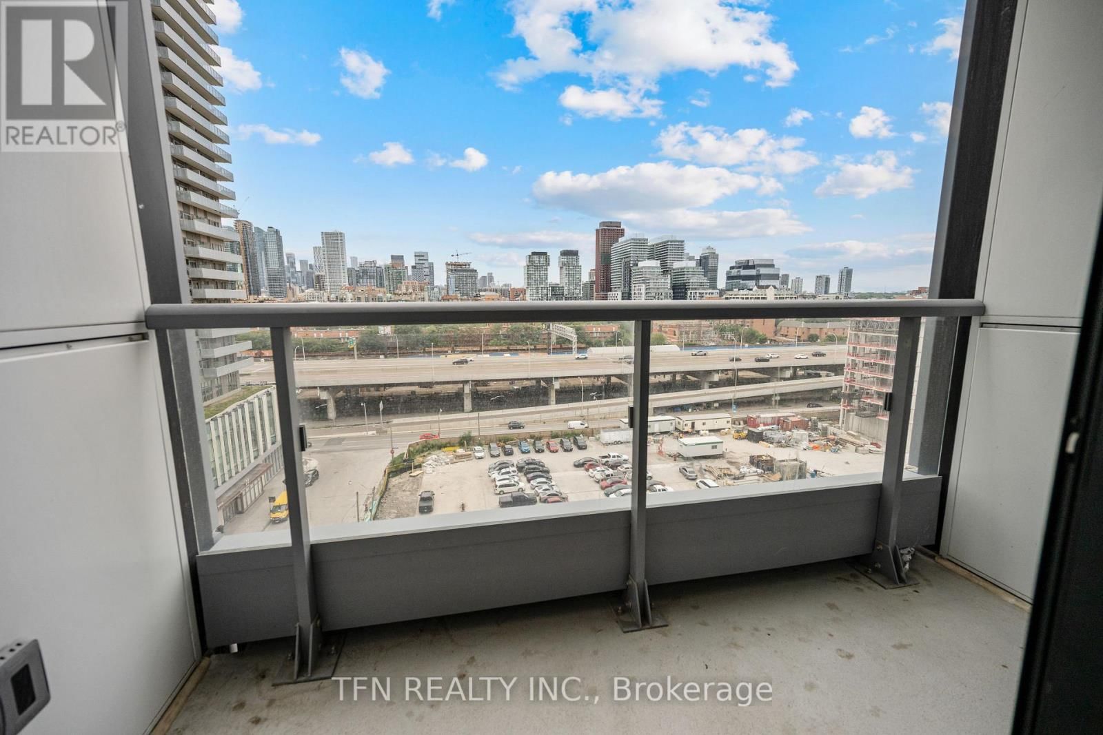 1029 - 15 RICHARDSON STREET Image 17