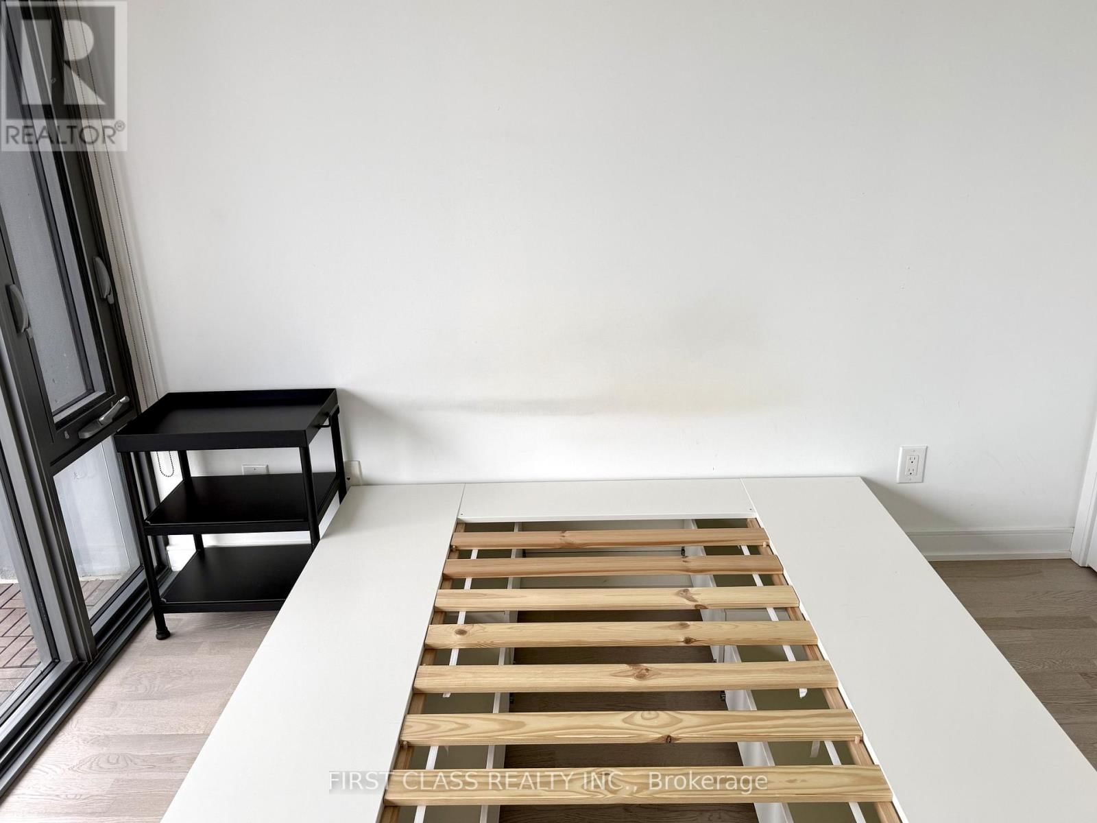 2609 - 57 ST JOSEPH STREET Image 15