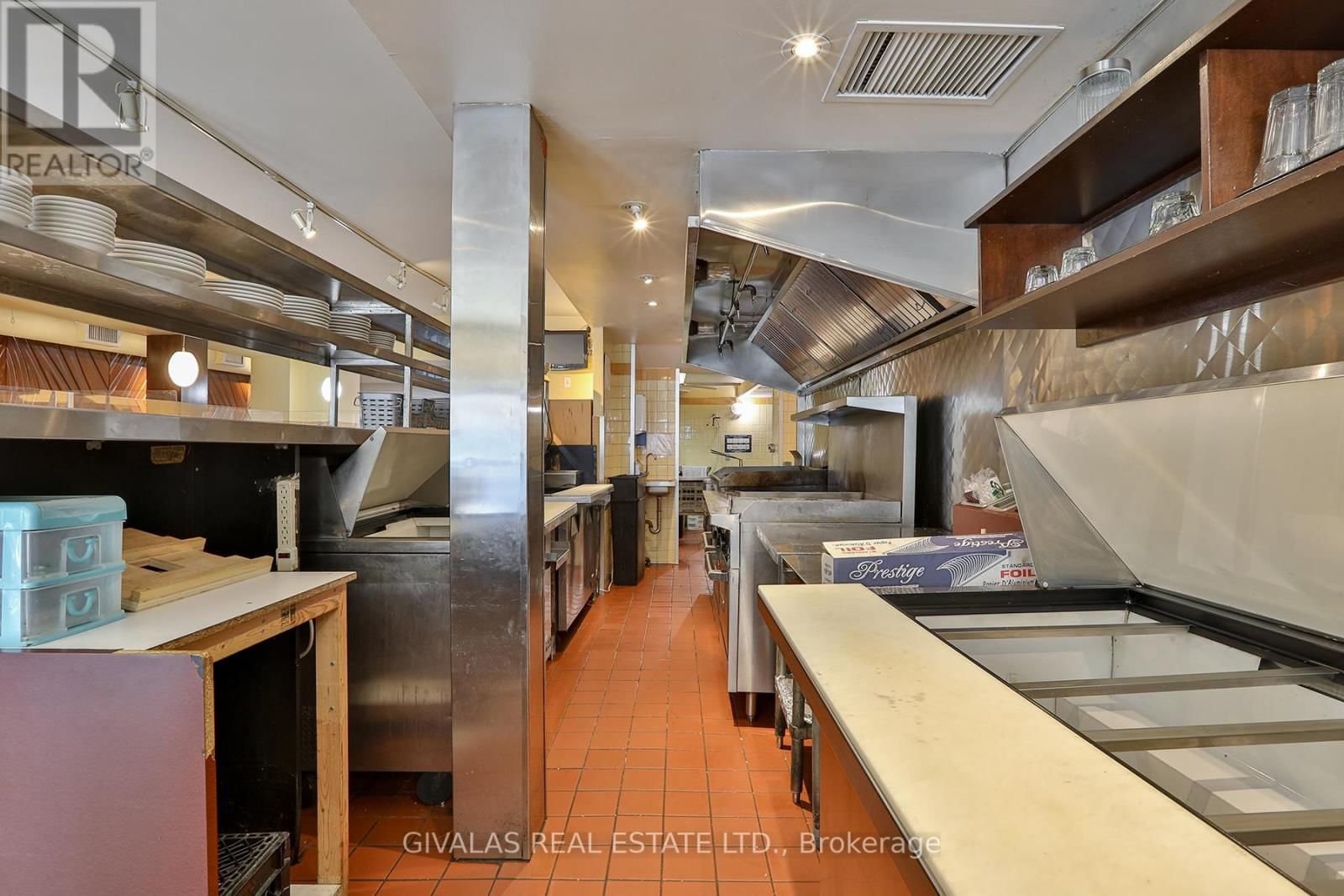 174 EGLINTON AVENUE WEST Image 11