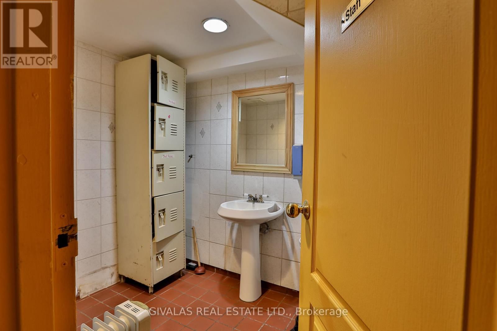 174 EGLINTON AVENUE WEST Image 23