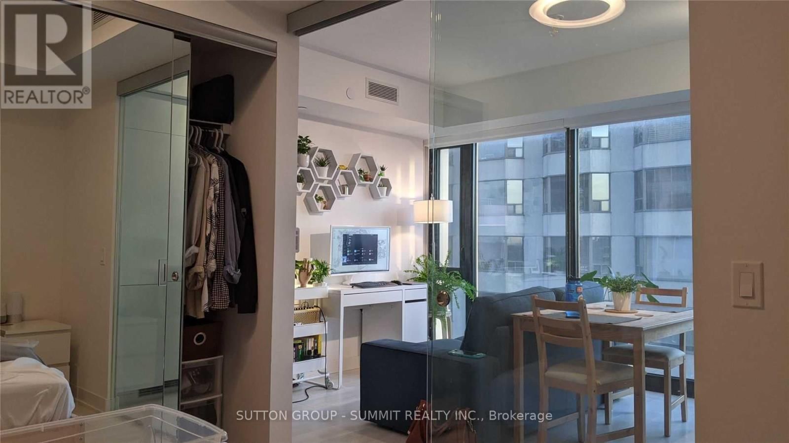 2209 - 188 CUMBERLAND STREET Image 9