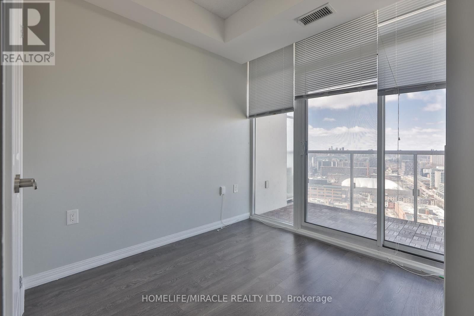 2815 - 125 WESTERN BATTERY ROAD Image 16