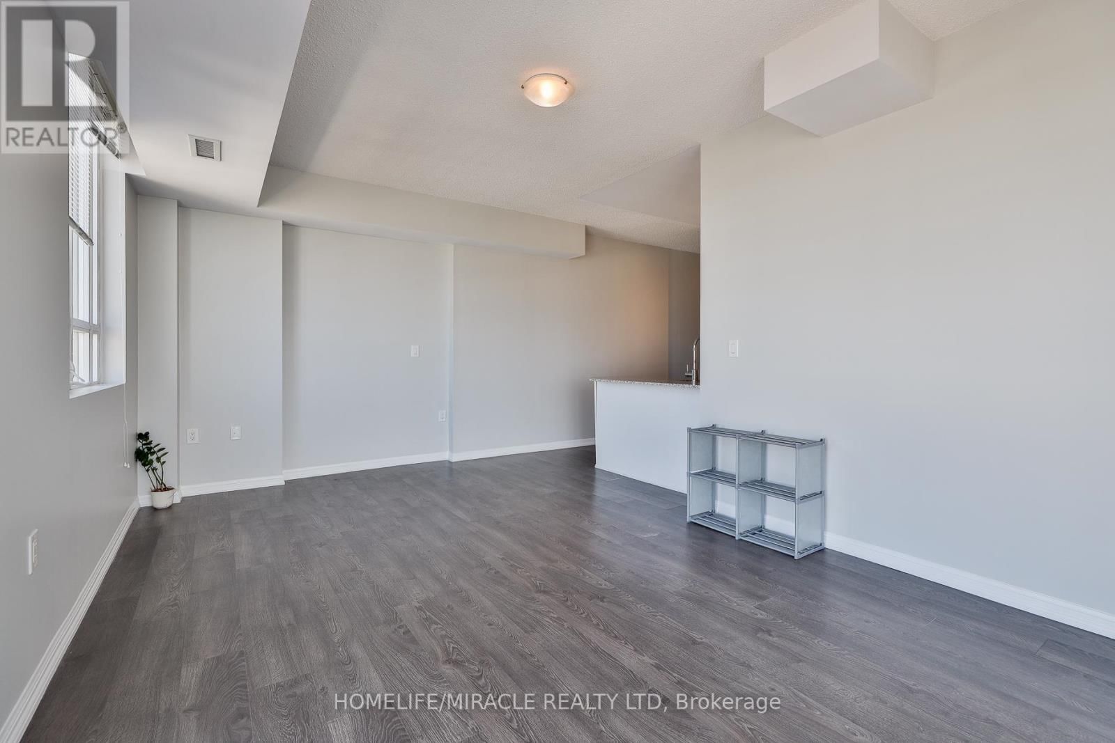 2815 - 125 WESTERN BATTERY ROAD Image 34