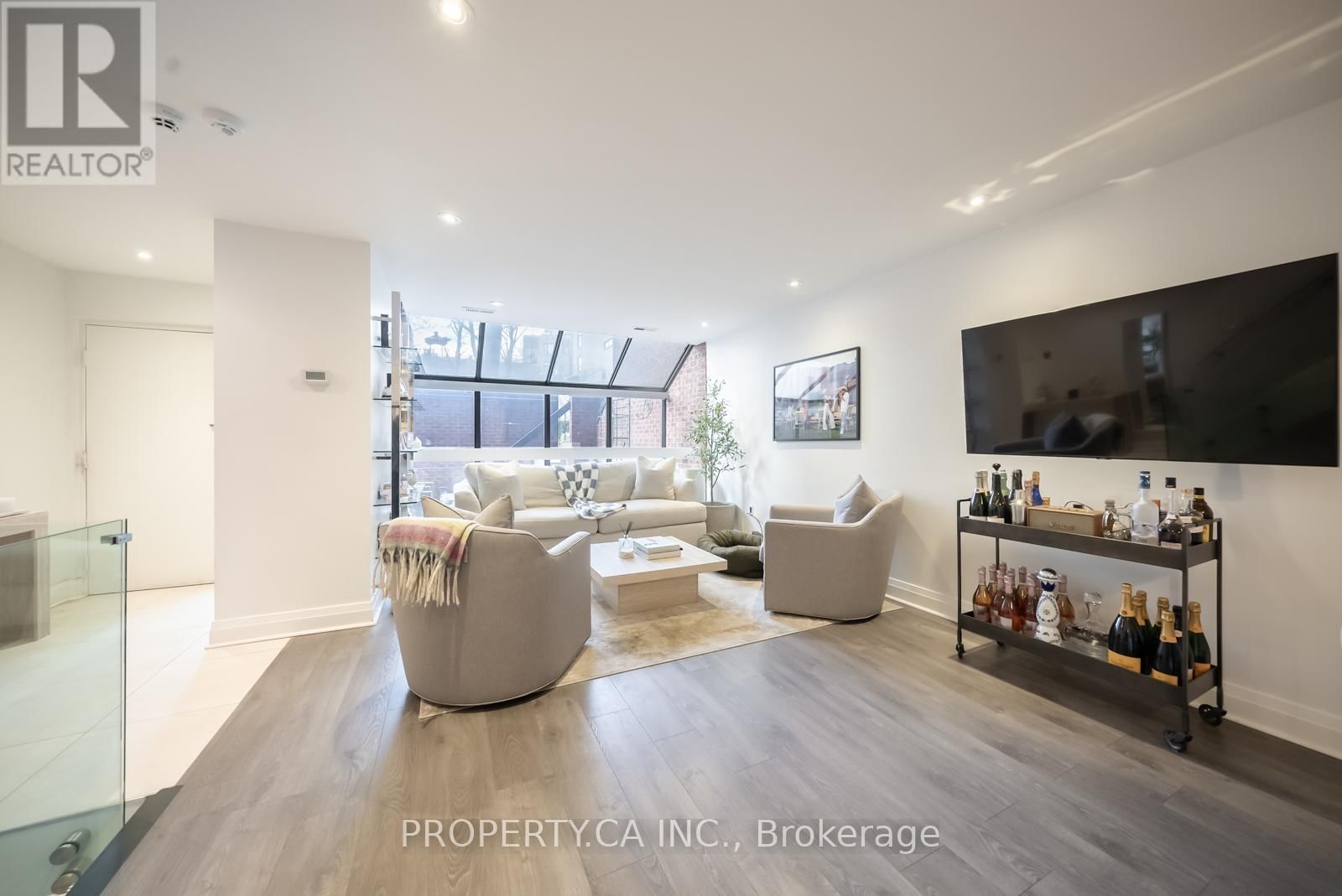 A5 - 142 PEARS AVENUE Image 1