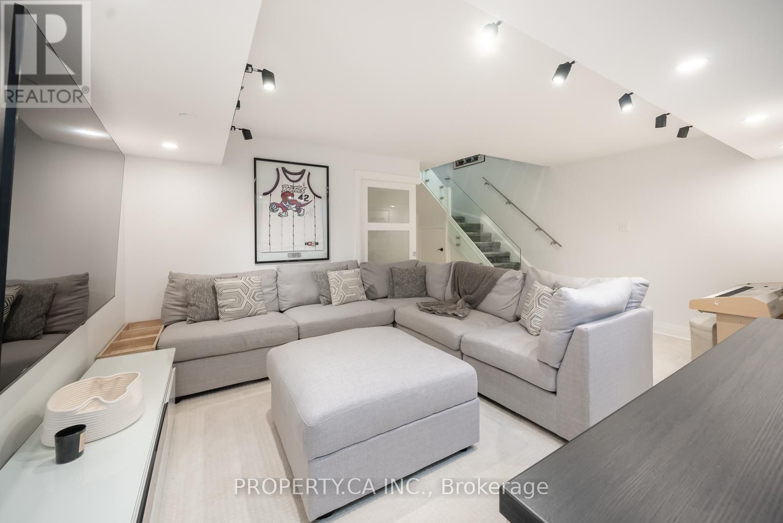 A5 - 142 PEARS AVENUE Image 15