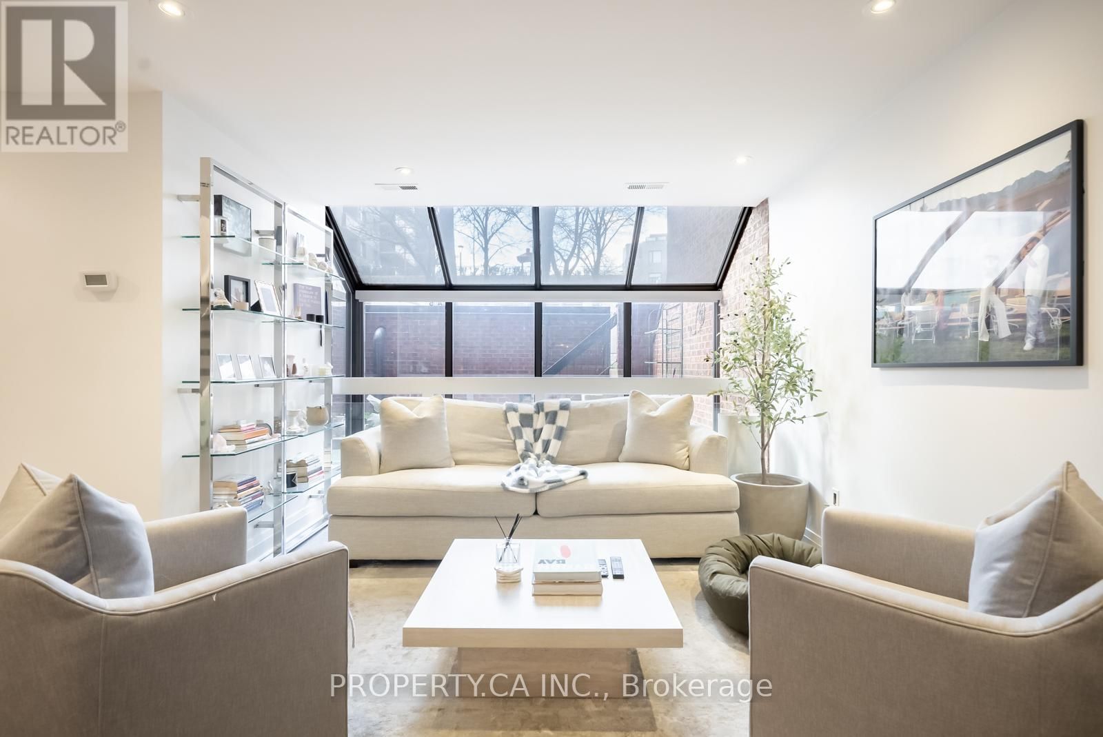 A5 - 142 PEARS AVENUE Image 3