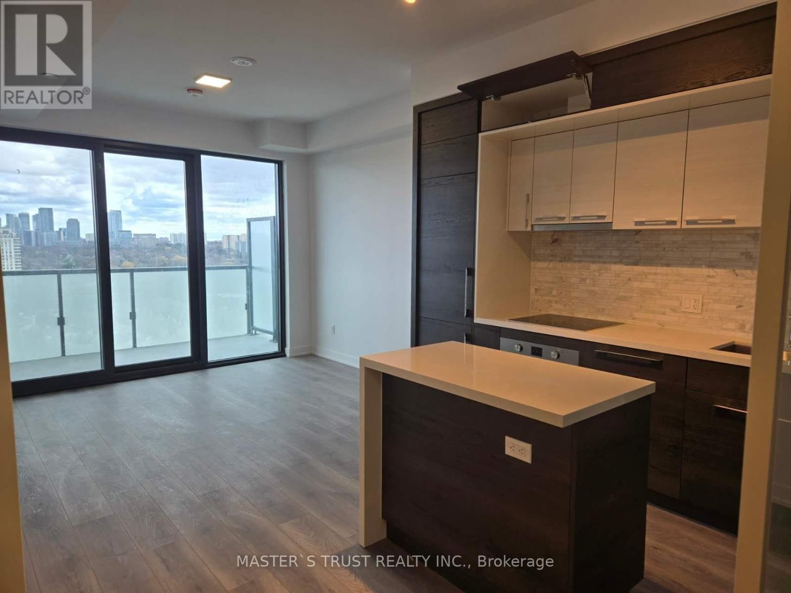 1110 - 29 GREEN TRAIL COURT Image 8