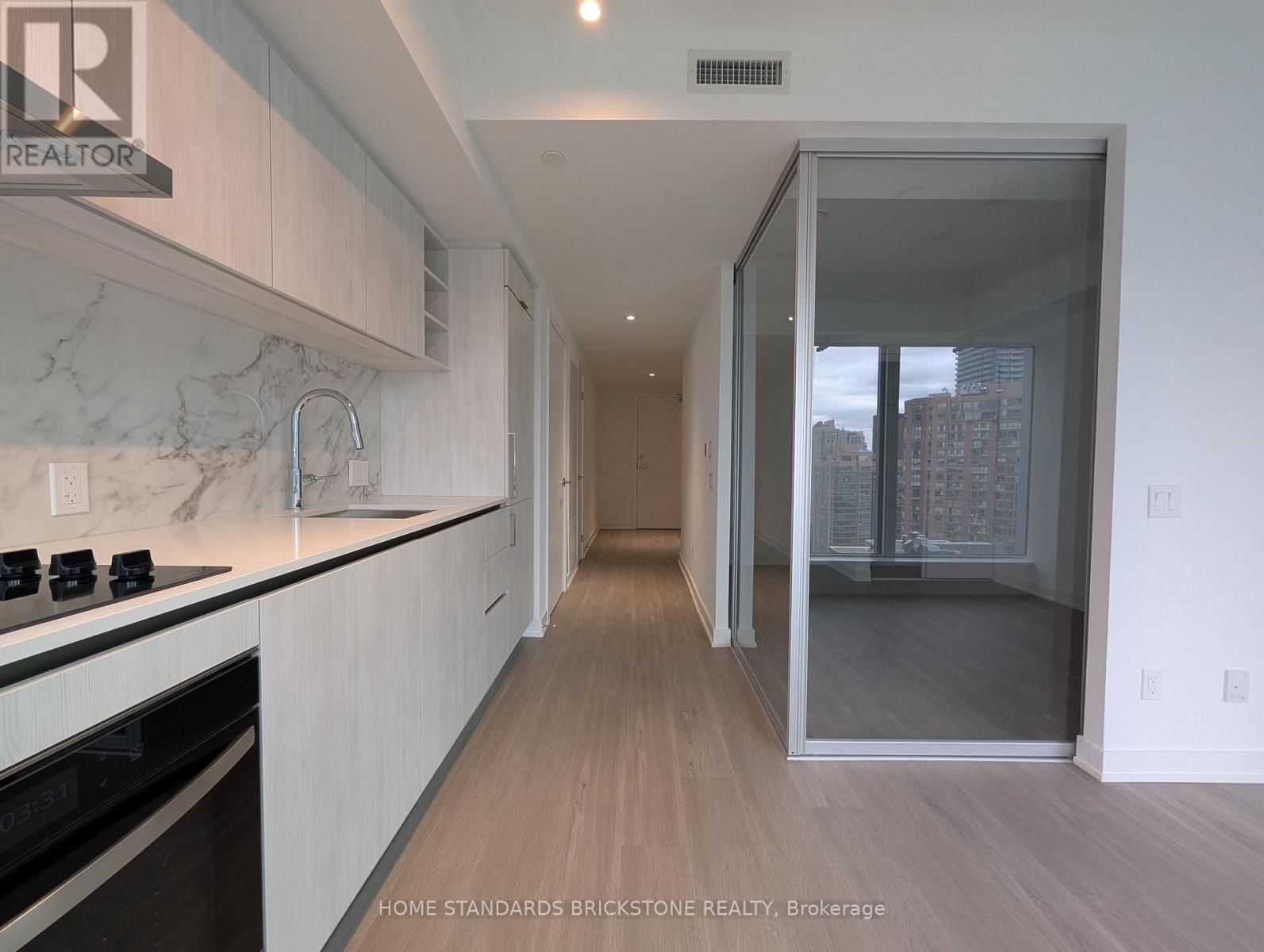 2505 - 8 WELLESLEY STREET WEST Image 4