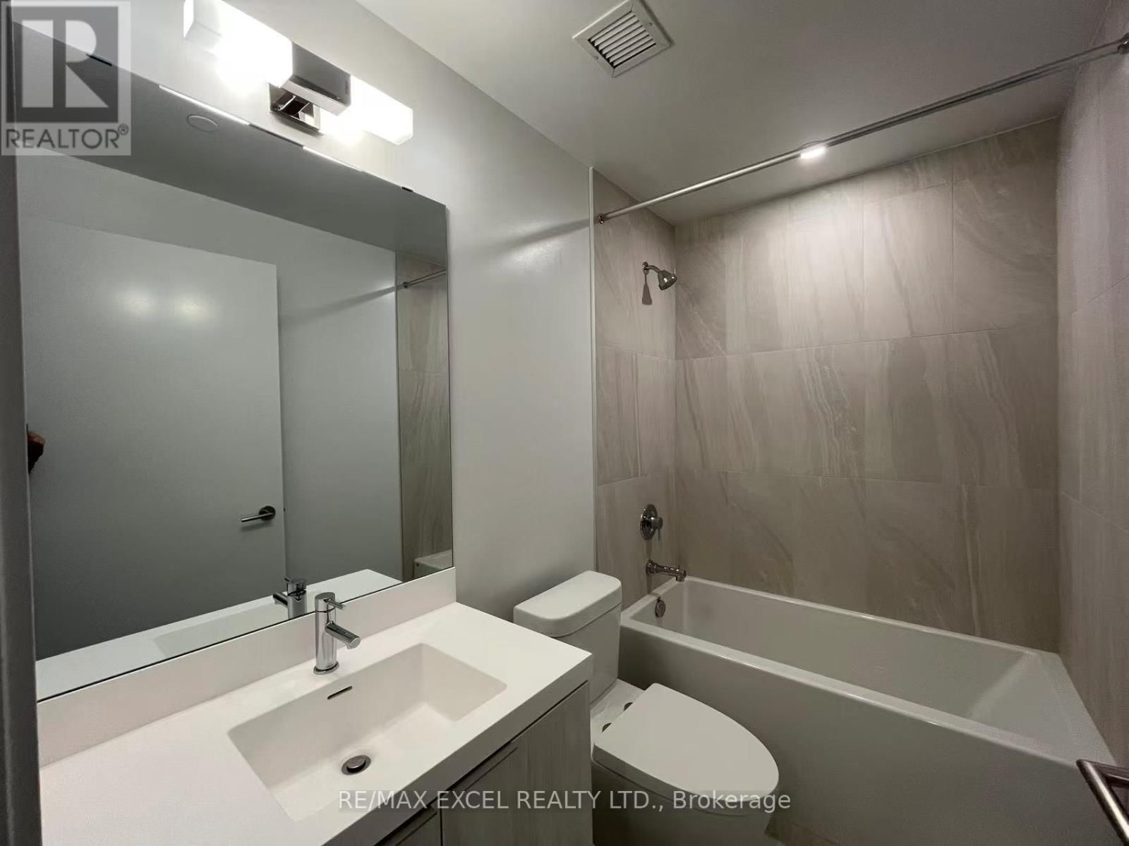 225 - 5858 YONGE STREET Image 19