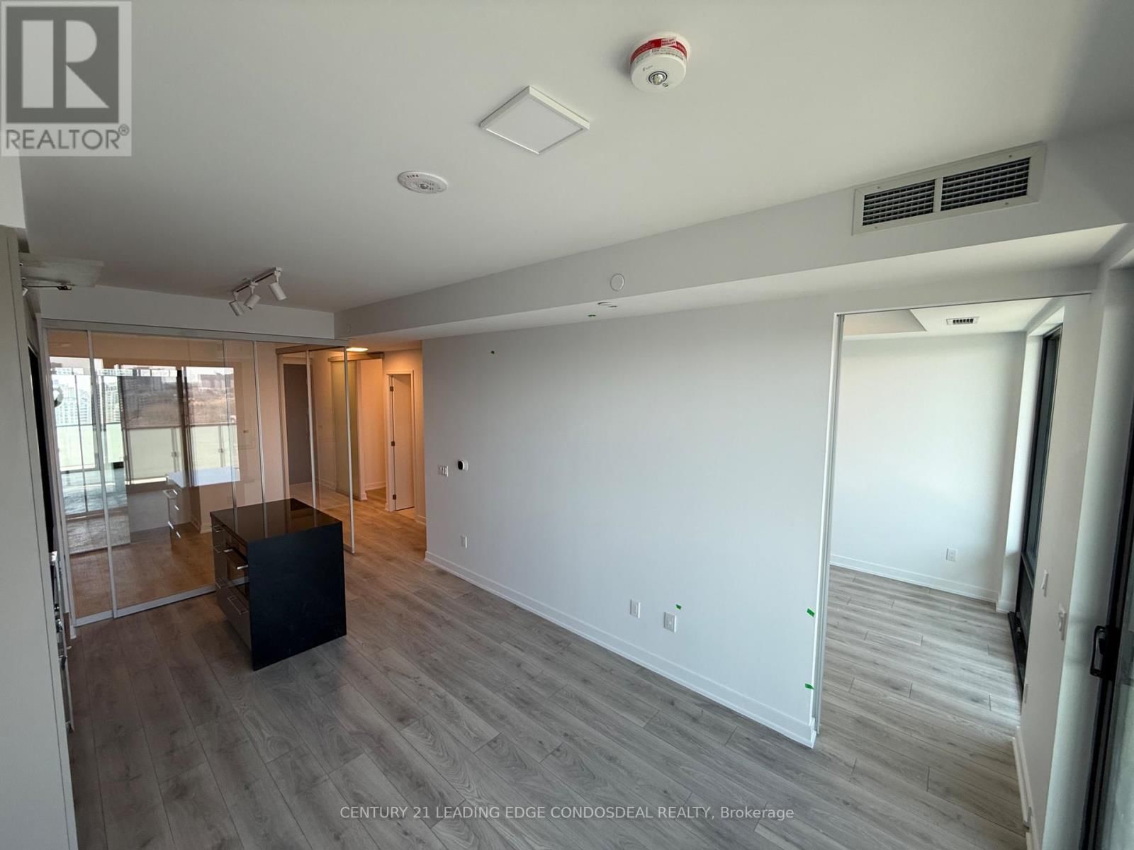 1802 - 29 GREEN TRAIL COURT Image 6