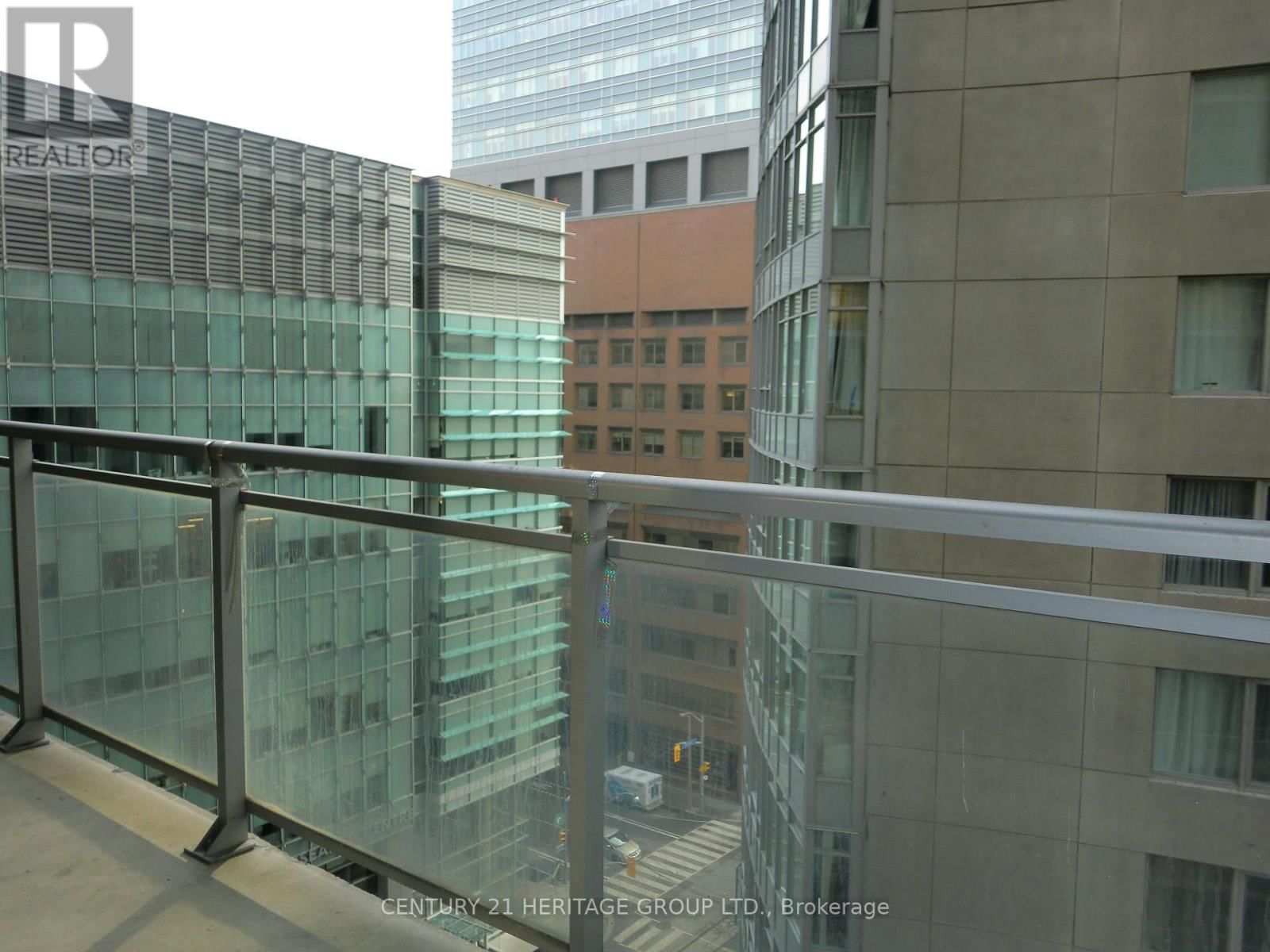 1105 - 220 VICTORIA STREET Image 5