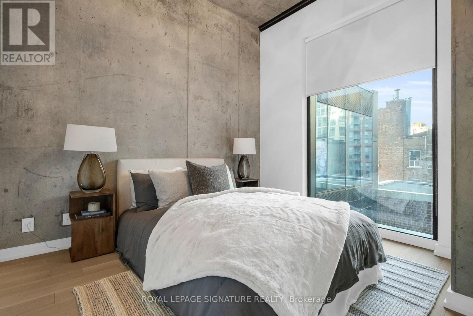 606 - 11 CHARLOTTE STREET Image 16