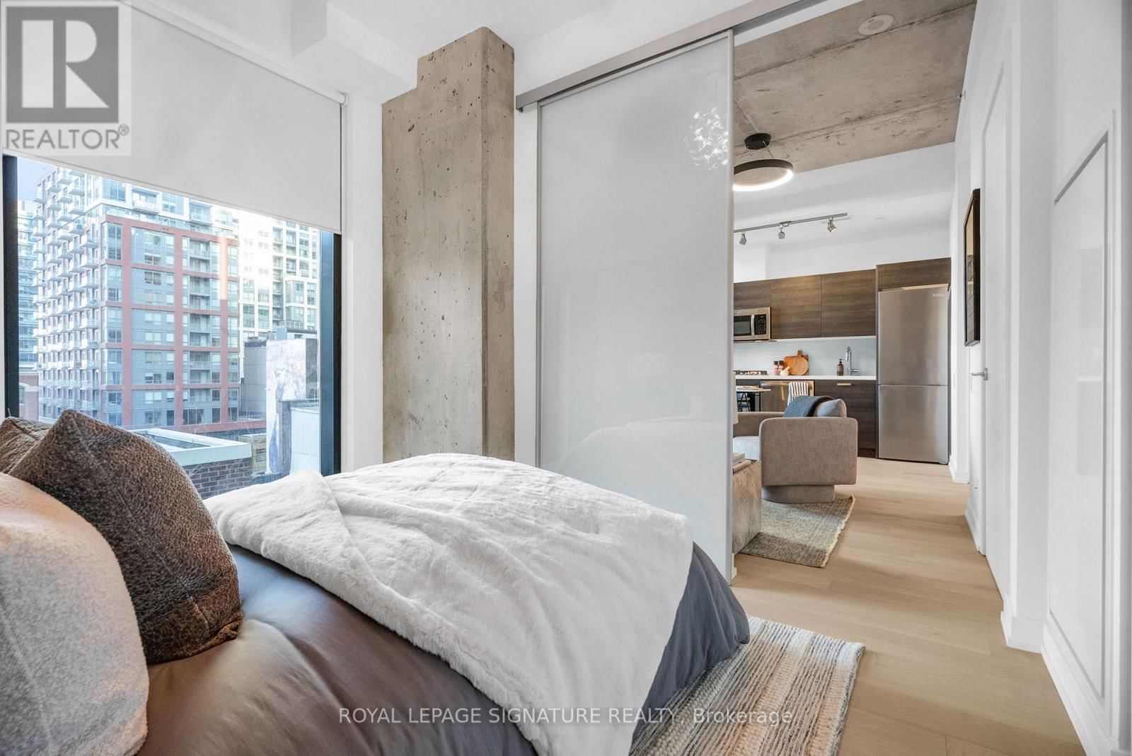 606 - 11 CHARLOTTE STREET Image 17