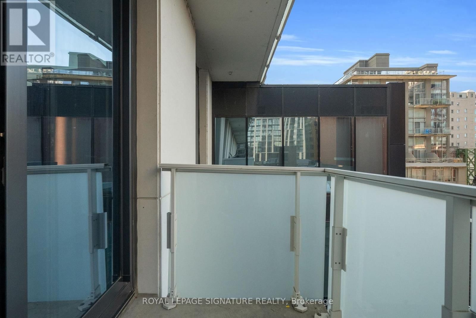 606 - 11 CHARLOTTE STREET Image 21