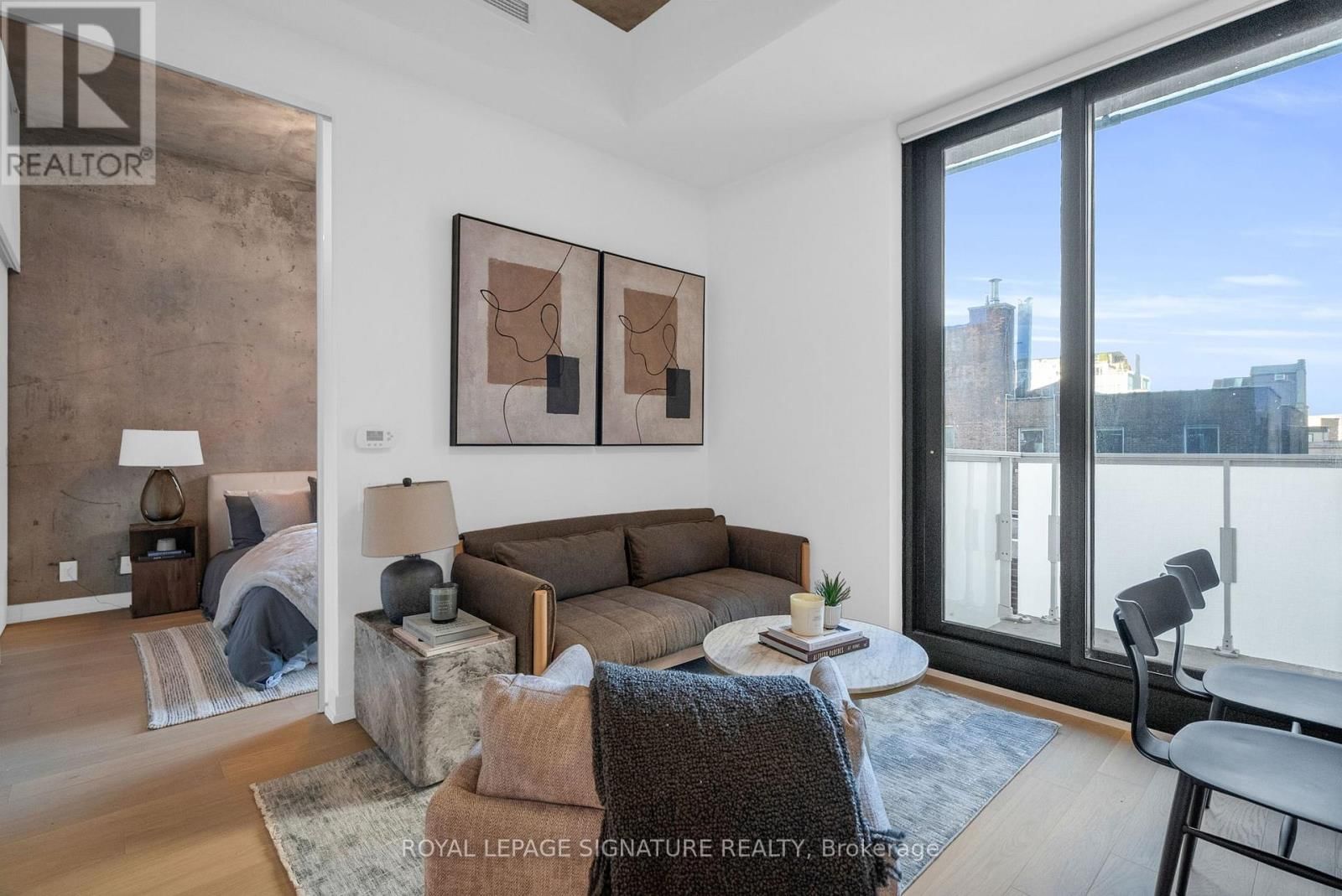 606 - 11 CHARLOTTE STREET Image 7